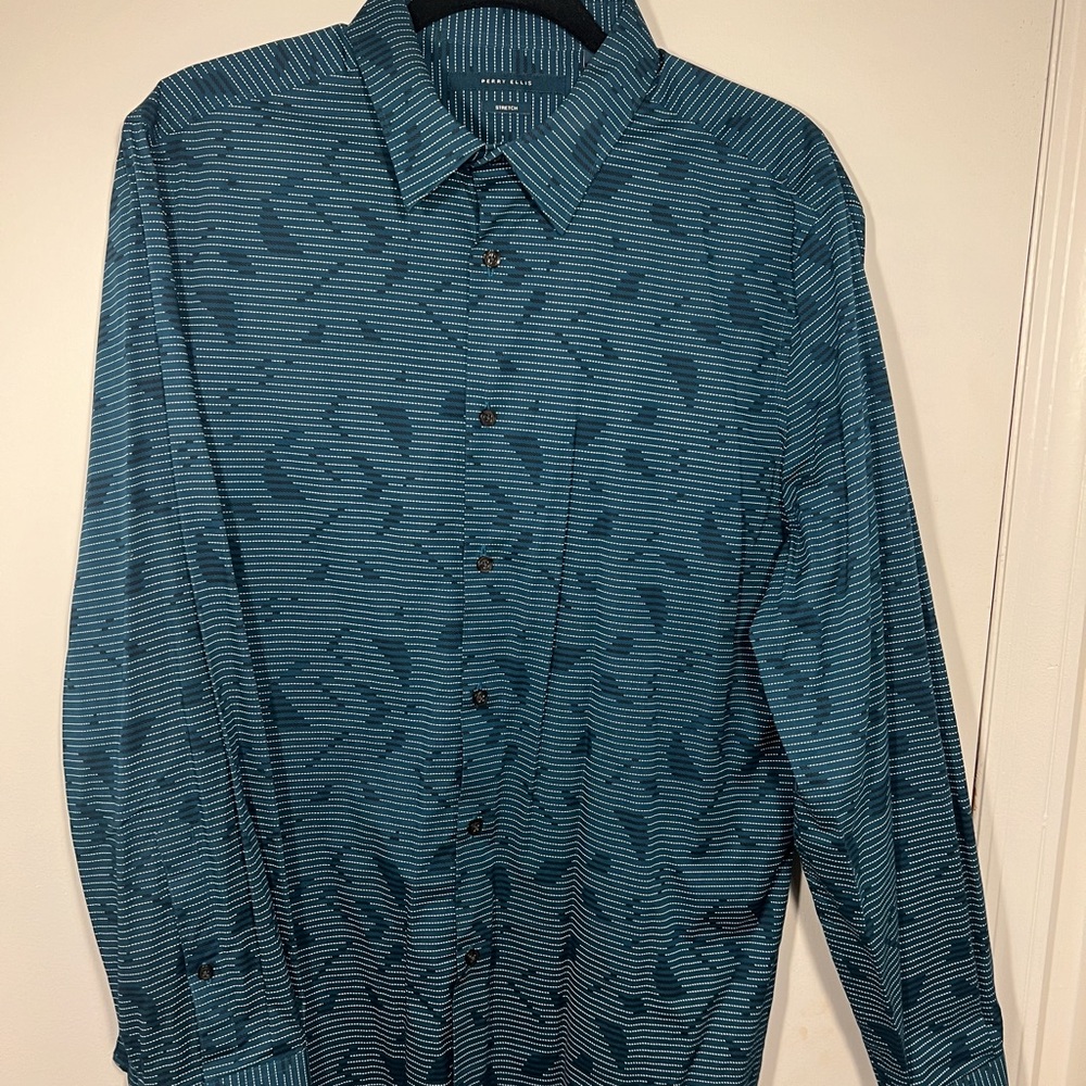 Perry Ellis. Dress Shirt. USA Size LG